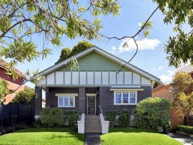 Pet Friendly Californian Bungalow in Prime Location