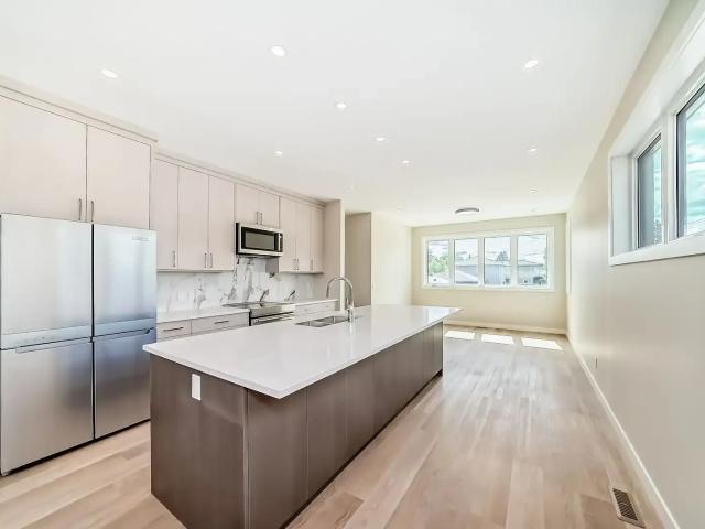 Pet Friendly Brand New 3 Bedroom 2.5 Bathroom Townhouse — 3 Bedrooms Townhouse