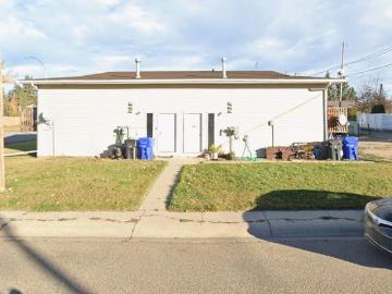 Pet Friendly Duplex in Olds!
