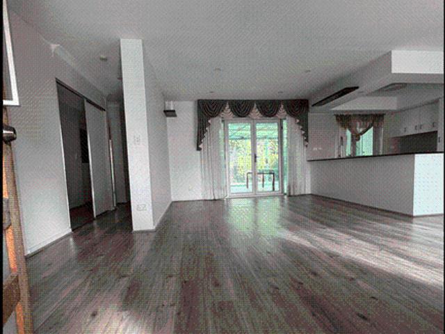 Pet Friendly Home with Outdoor Space