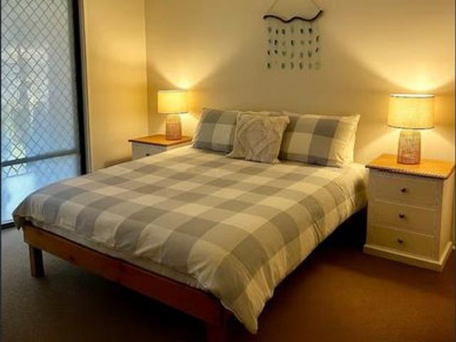Pet Friendly Hills Lifestyle Living – Large Backyard & Room to Breathe