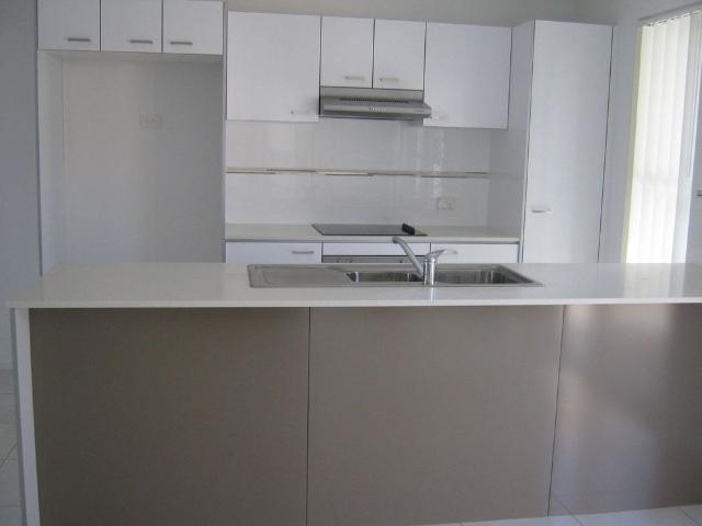 PET FRIENDLY! NEAR NORTH LAKES!