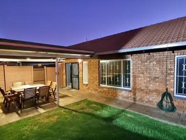pet friendly simplex townhouse with.