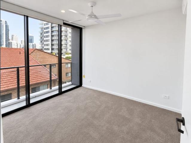 PET FRIENDLY | Spacious Corner Apartment with Resort Style Amenities