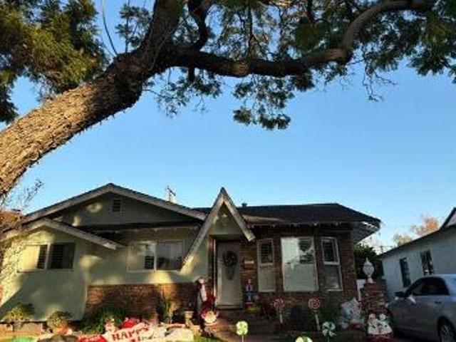 Petaluma Ave