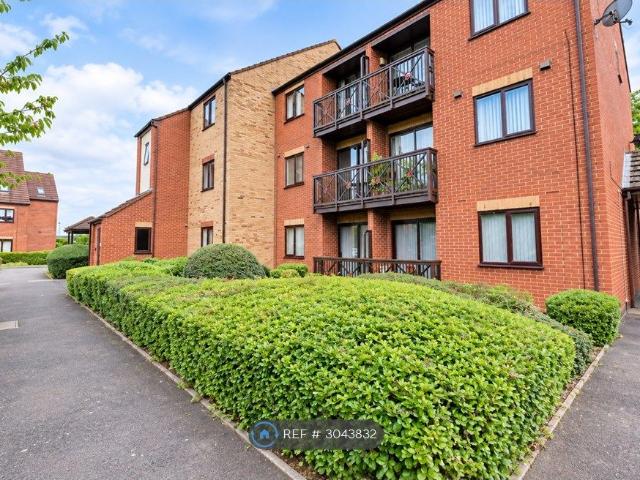 Peter James Court, Stafford ST16, 1 bed flat to rent, £750 pcm | PrimeLocation