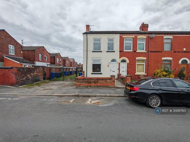 Peter Street, Ashton In Makerfield. 3 bed terraced house to rent £1,100 pcm £254 pw