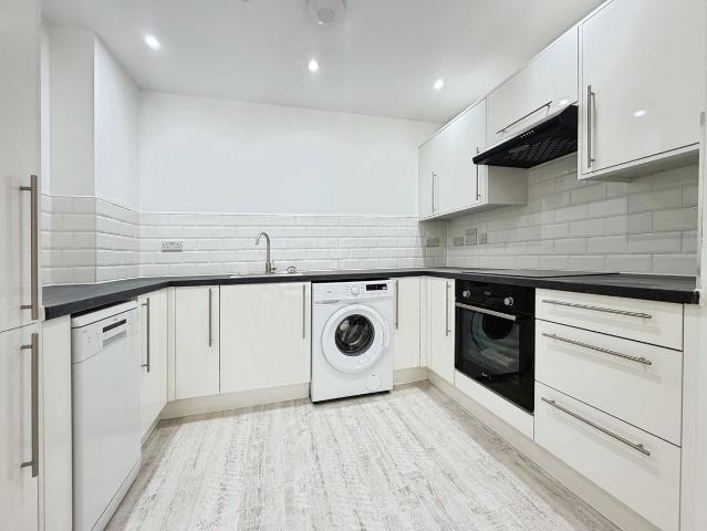 Peterborough PE2, 1 bed flat to rent, £975 pcm | PrimeLocation