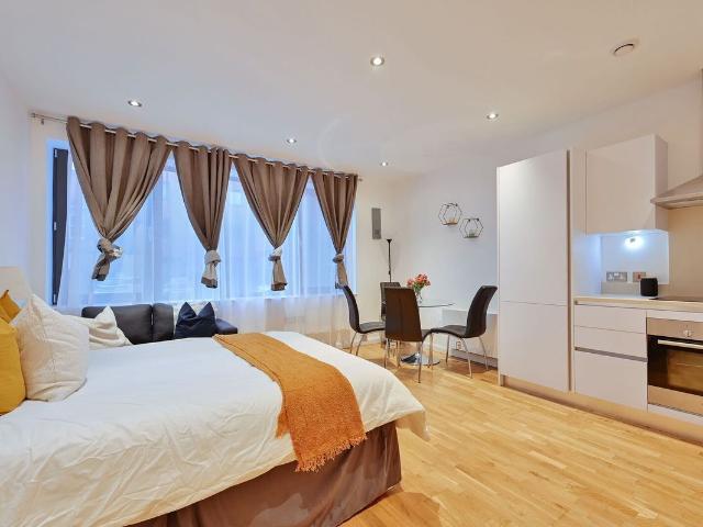 Peterborough Road, Harrow HA1, Studio to rent, £1,300 pcm | PrimeLocation