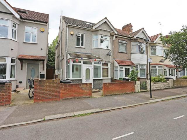 Peterborough Road, London 4 bed semi detached house to rent £3,000 pcm £692 pw