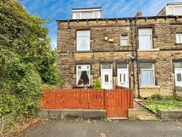 Peterborough Terrace, Bradford BD2, 3 bed end terrace house to rent, £950 pcm | PrimeLocation