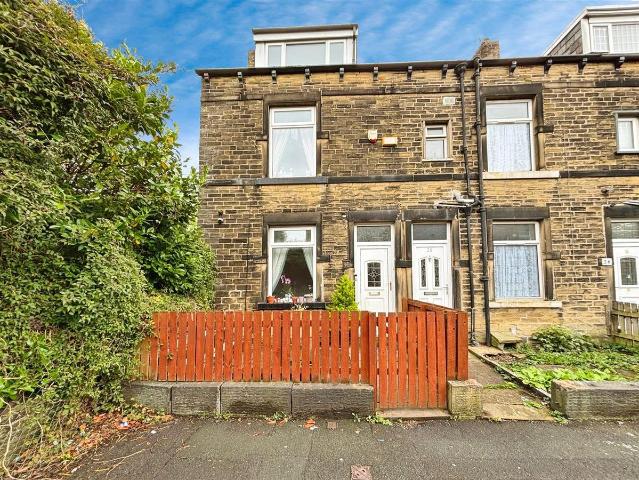 Peterborough Terrace, Bradford BD2, 3 bed end terrace house to rent, £950 pcm | PrimeLocation