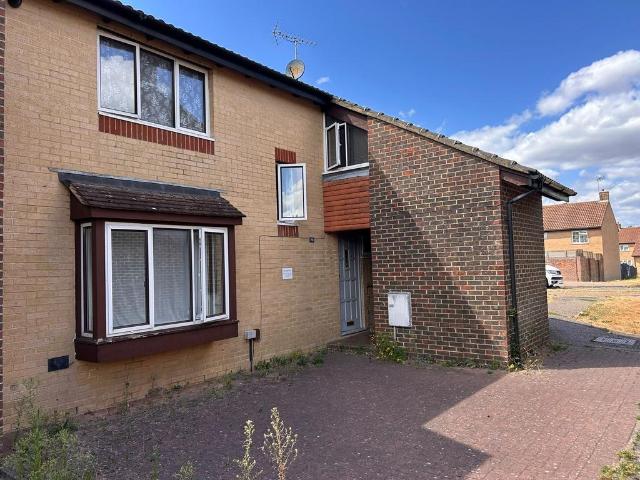 Peterlee Walk, Crawley, RH11 House share to rent £750 pcm £173 pw