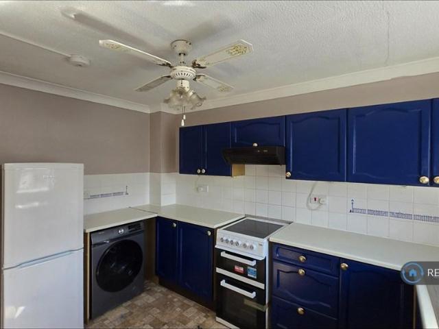 Petersham House, Southsea, PO5 2 bed flat to rent £1,300 pcm £300 pw