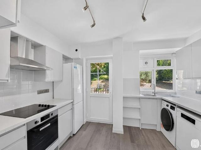 Petersham Road, Richmond TW10, 2 bed flat to rent, £2,650 pcm | PrimeLocation