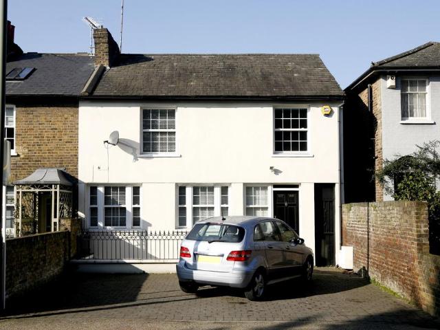 Petersham Road, Richmond TW10 4 bed semi detached house to rent £4,250 pcm £981 pw