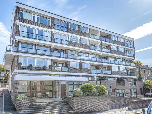 Petersham Road, Surrey 1 bed apartment to rent £3,750 pcm £865 pw