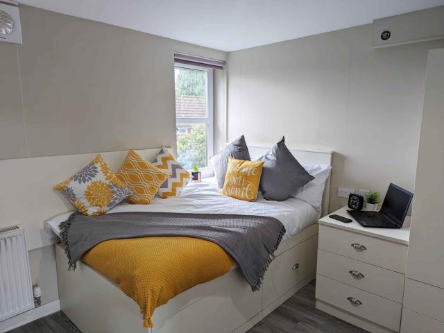 Peterson Hall, Dundee Has an Apartment