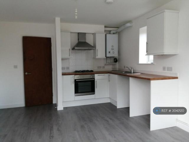 Petherton Court, Bristol, BS14 2 bed flat to rent £1,250 pcm £288 pw