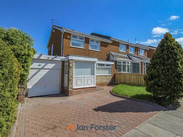 Petherton Court, Newcastle Upon Tyne 3 bed semi detached house to rent £1,200 pcm £277 pw