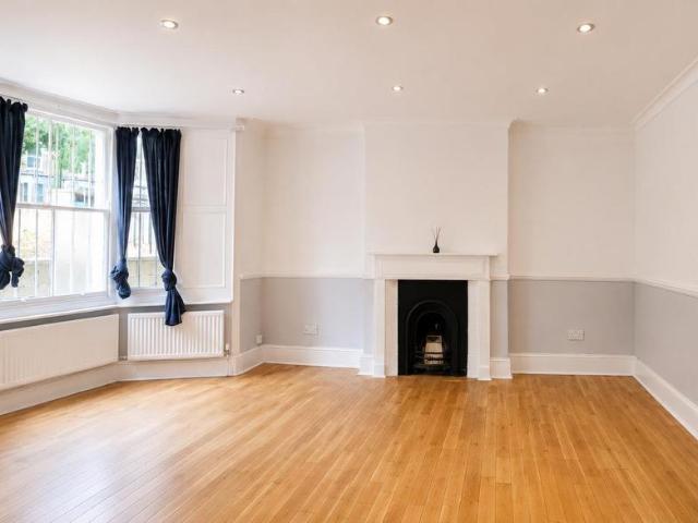 Petherton Road, London, N5 2 bed flat to rent £2,650 pcm £612 pw