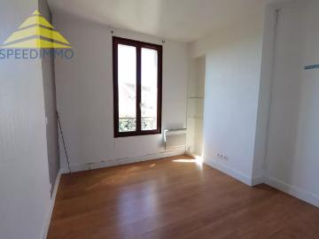 Petit appartement à Mandres les Roses