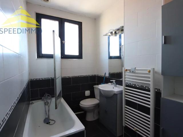 Petit appartement à Mandres les Roses