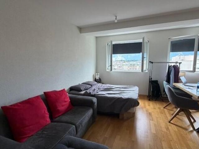 Petit appartement charmant au Acacias