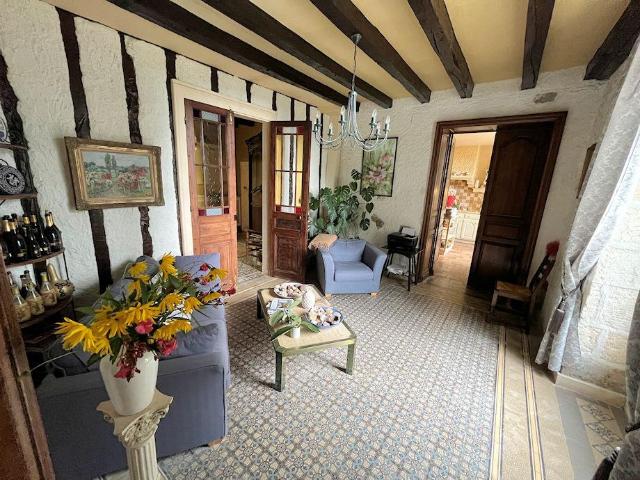 Petit château sur jardin arboré de 7771m2 425m² Nontron