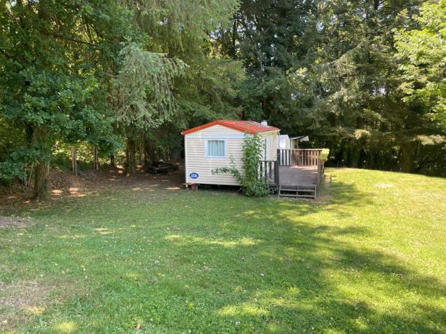 Petit coin de paradis avec étang et mobile home – Proche Nexon