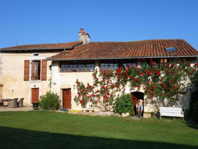 Petit Domaine De Caractère 234m² Verteillac