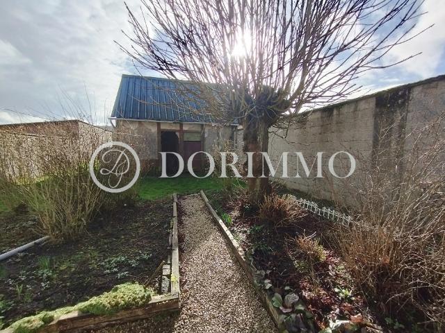 PETIT PRIX Habitable de suite ! Idéale 1er achat ! Maison garage et dépendance