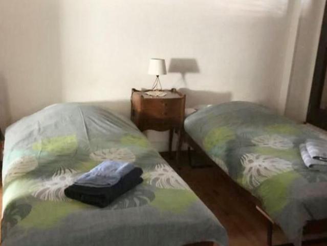 Petit studio meublé au 1er étage proche Sallaz