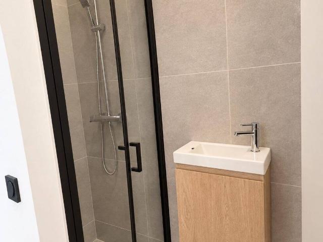 Petit Studio refait à neuf proche parc longchamp