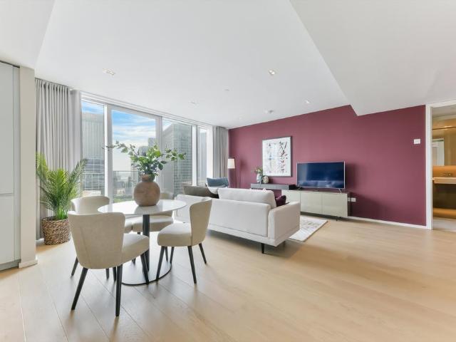 Petite M, Newfoundland Place, London, E14 4BH, United Kingdom | 3 bed apartment for rent #138850933 | Rentberry