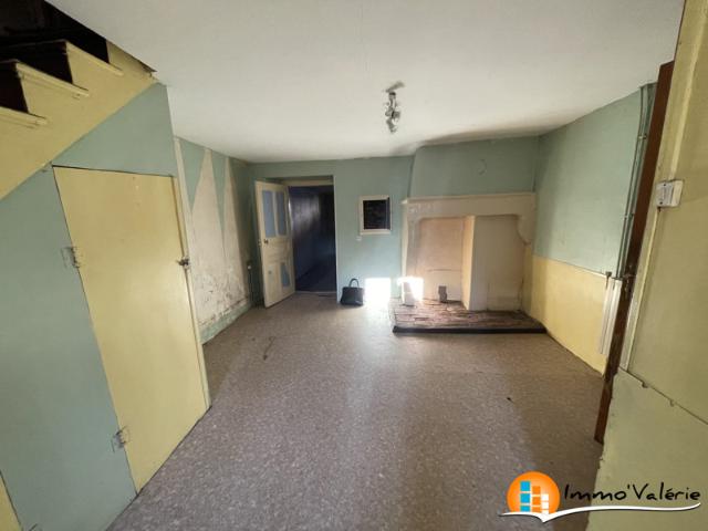 petite maison à rénover complétement