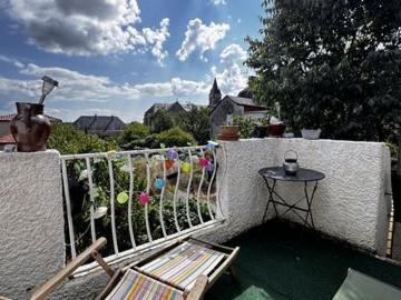 Petite maison de village au coeur de Limogne en qu
