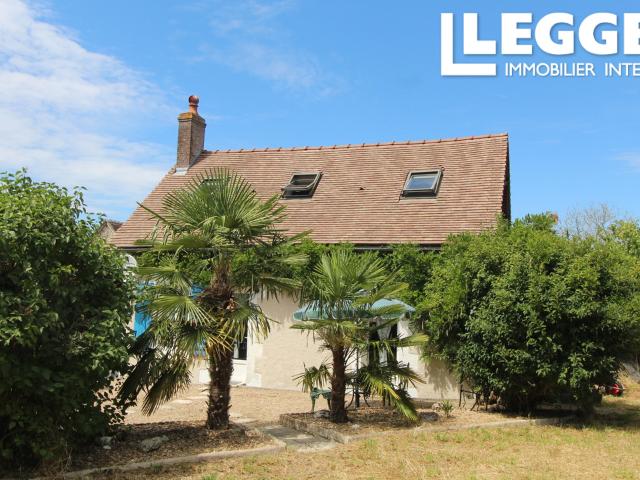 Petite maison de 2 chambres avec terrasse, jardin tropical, piscine et caravane