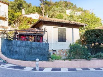 Petite maison individuelle au coeur de Théoule sur Mer, proch
