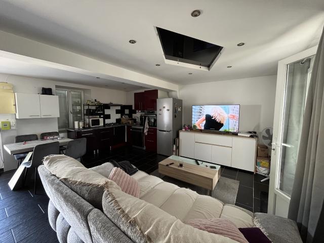 PETITE MAISON JUMELLEE ANTHON VILLAGE 38230