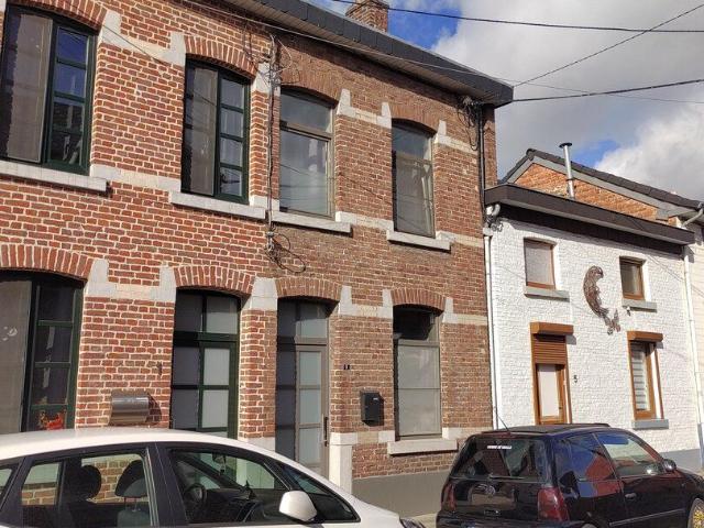 Petite maison proche du centre de Waremme
