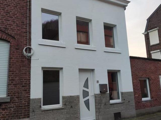 Petite maison rénovée à louer