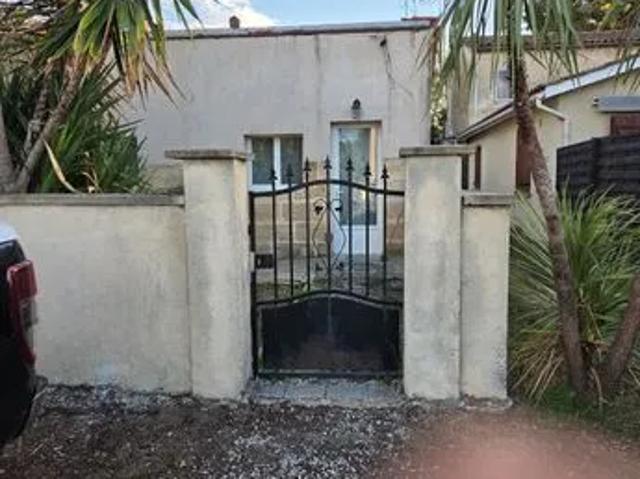 Petite maison t2.38m2 avec jardin et place de parking 530e