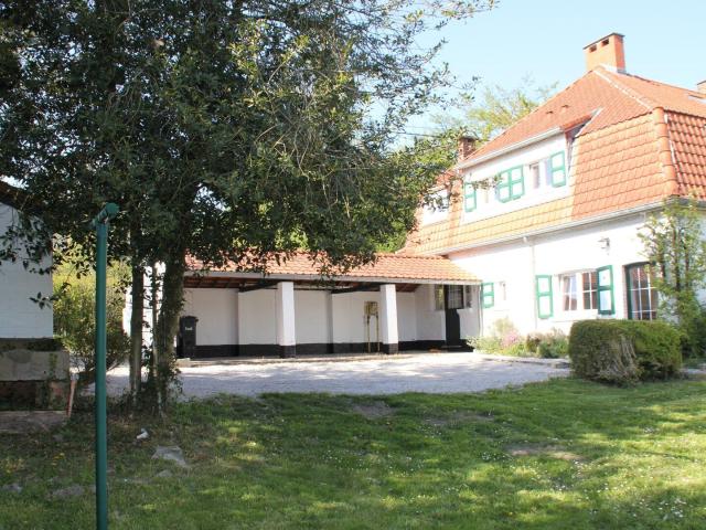 petite maison très sympa à JAMIOULX