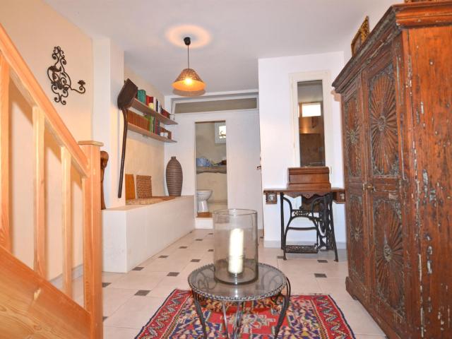Petite propriété en pierre avec terrasse rénovée avec goût 84m² Caunes Minervois