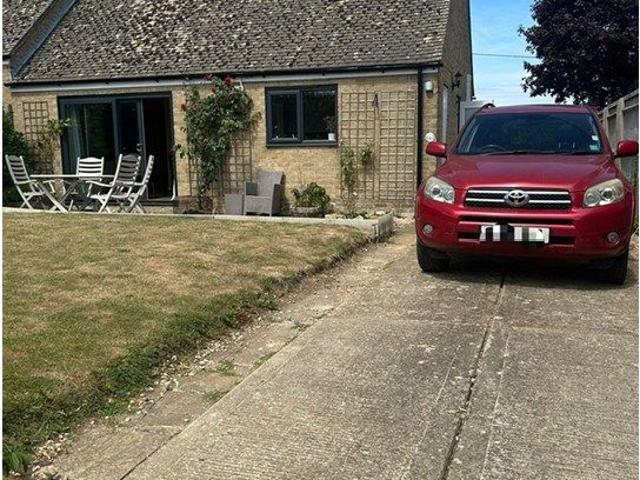 Petrie Bungalows, Foscot, Chipping Norton OX7, 2 bed bungalow to rent, £1,450 pcm | PrimeLocation