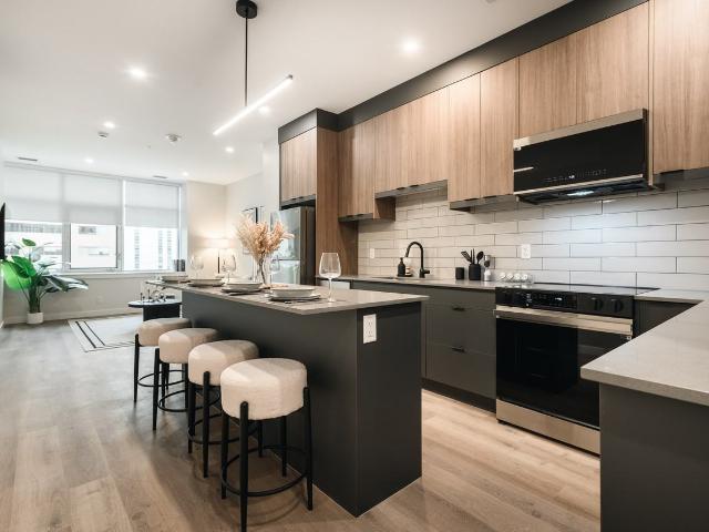 Petro Fina Residences 3 Bedroom Apartment for Rent at 736 8 Ave Sw, Calgary, AB T2P 1H4 Downtown Calgary
