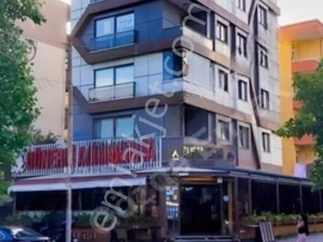 Petrol İş Mh Kazım Meydanına Cephe Ara Kat Genç Bina 3+1 E.banyo