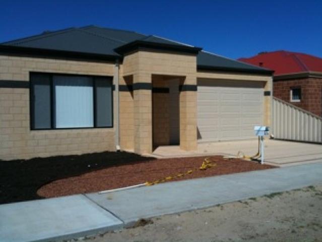 Pets Allow! Top Locale. Walk to Everything! Ultra convenient life style!