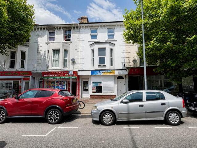Pevensey Road, Eastbourne, East Sussex 2 bed flat to rent £1,000 pcm £231 pw